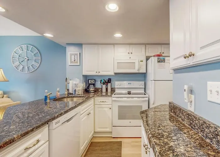 Fabulous With Balcony Pools Gym Game Tennis & Ac Holiday home Ocean City