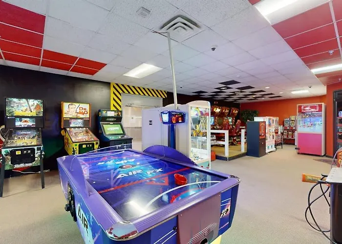 Fabulous With Balcony Pools Gym Game Tennis & Ac * Ocean City