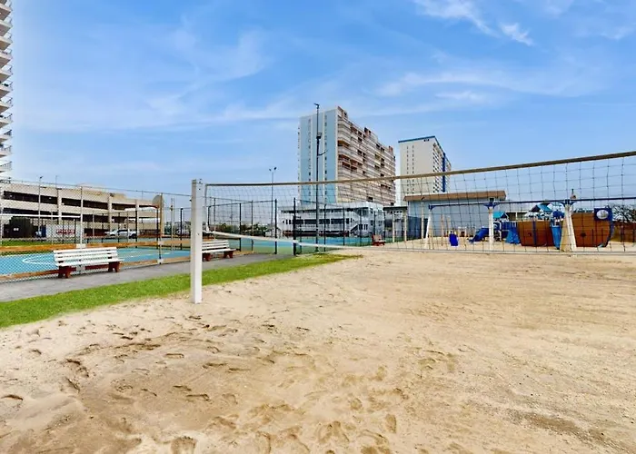 Fabulous With Balcony Pools Gym Game Tennis & Ac Holiday home *